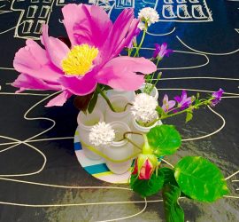 do-it-yourself Vase mit bunten Blumen